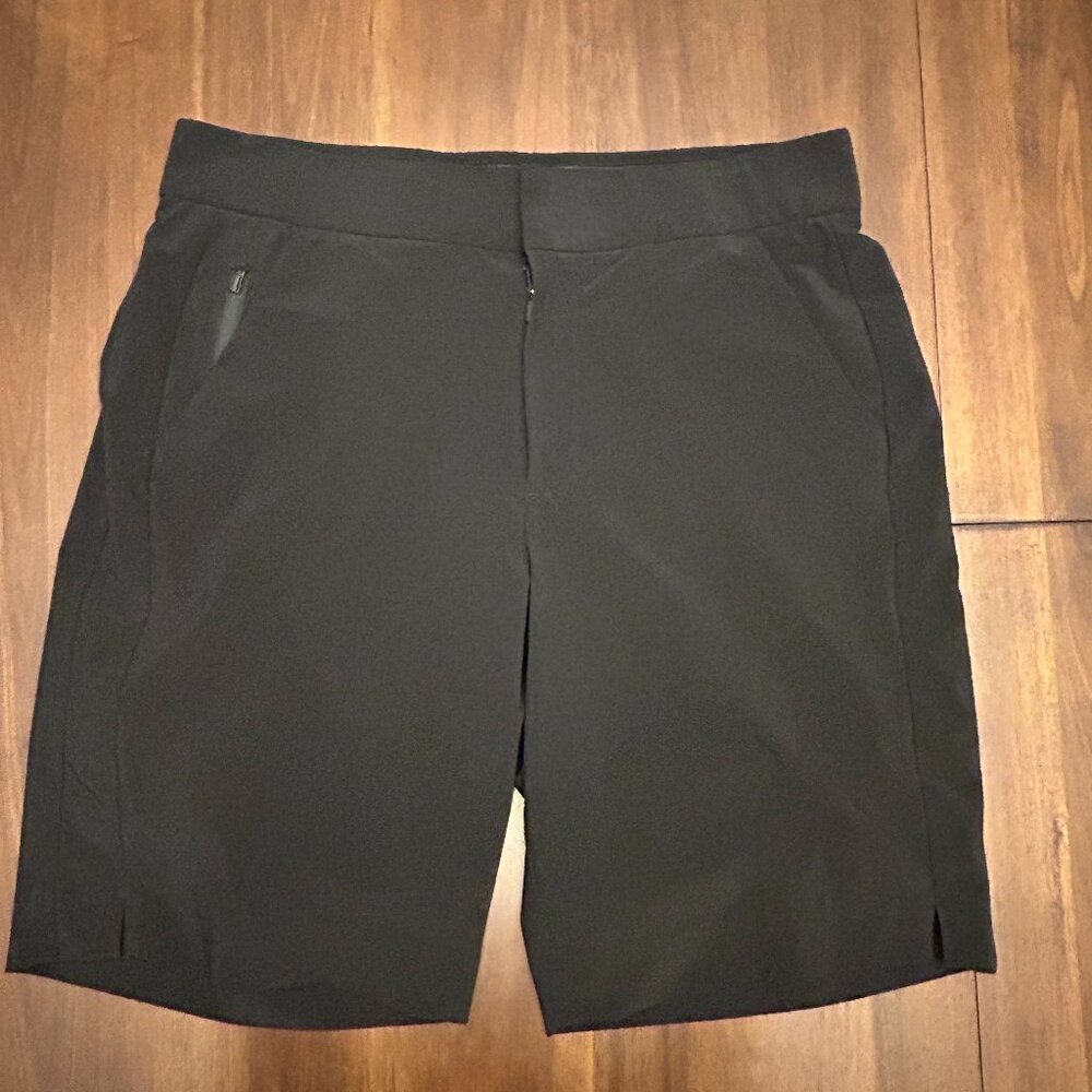 Athleta Tribeca 7" Bermuda Shorts Women's Black Stretch Pockets Size 2